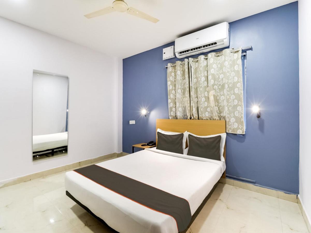 Collection O Golden Gate Hotel Hyderabad Exterior foto