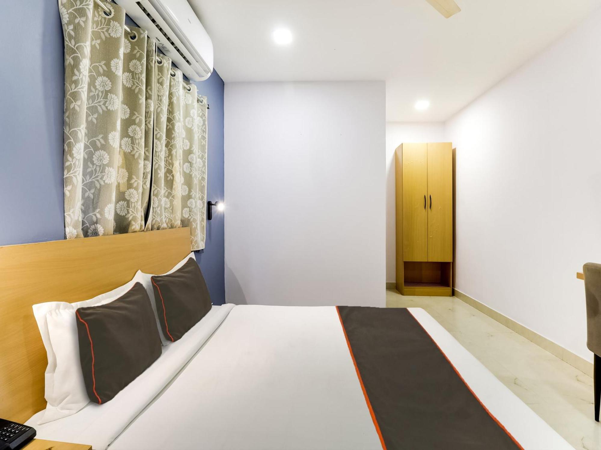 Collection O Golden Gate Hotel Hyderabad Exterior foto